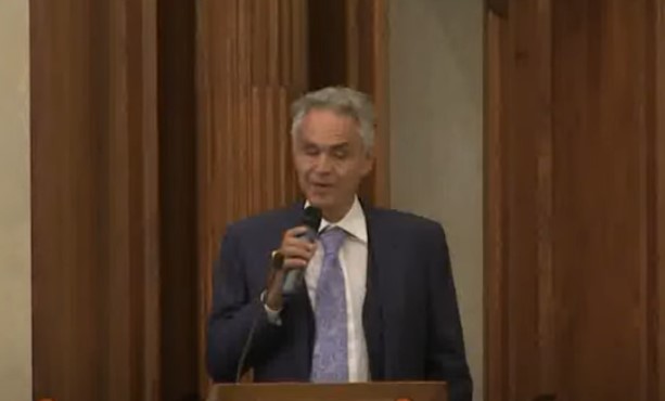 Bocelli negazionista del Coronavirus: “Non conosco nessuno finito in terapia intensiva” (VIDEO) Bocelli negazionista del Coronavirus: “Non conosco nessuno finito in terapia intensiva” (VIDEO)