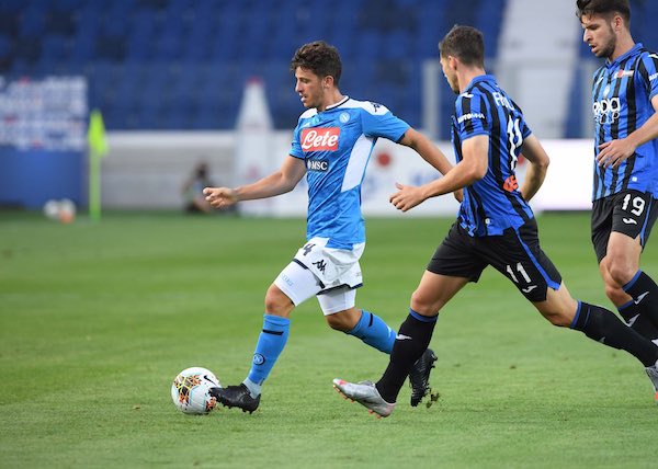 Il Napoli: “L’Atalanta vince 2-0 e chiude virtualmente il discorso Champions”