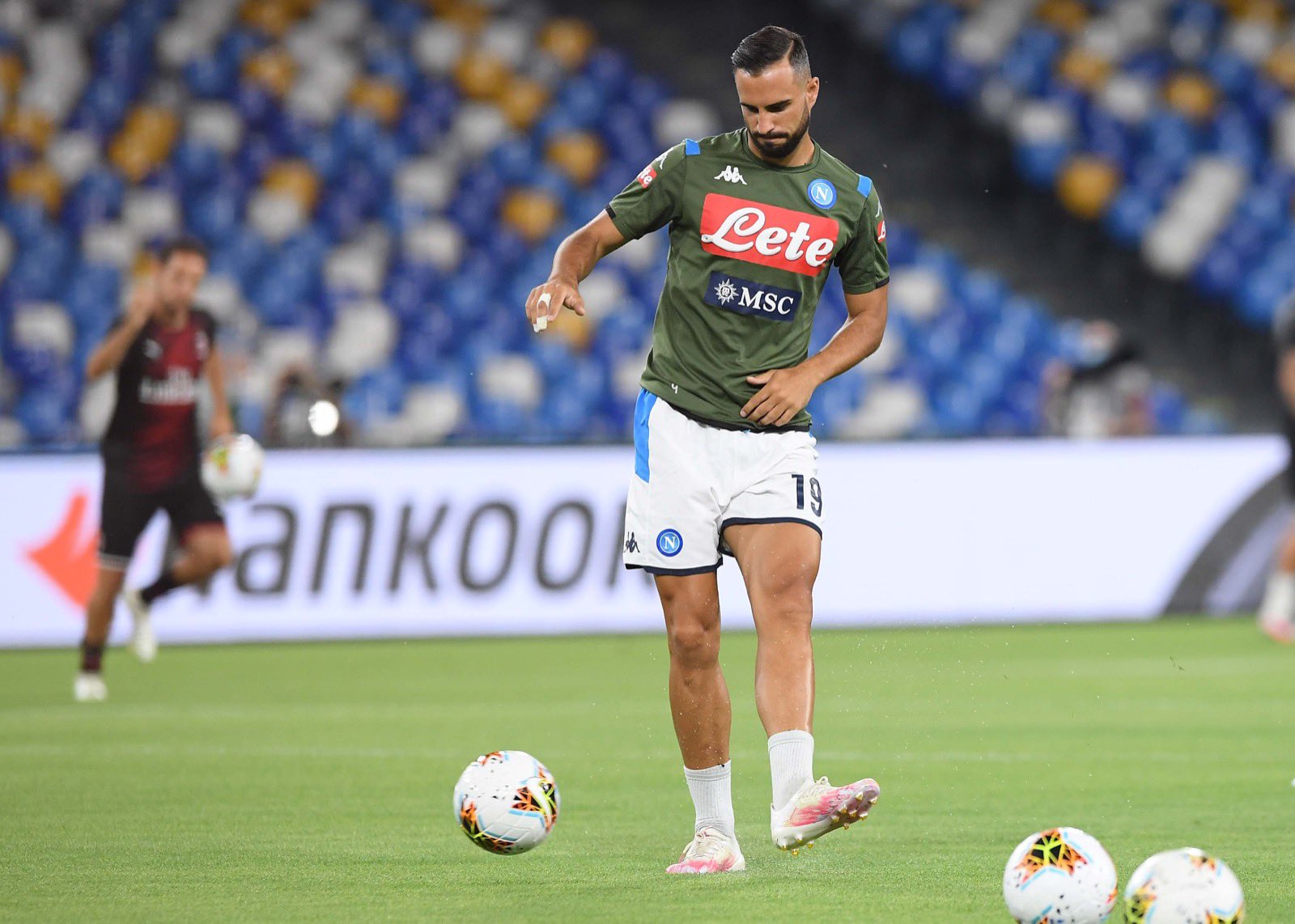 Maksimovic potrebbe accettare l’offerta di rinnovo al ribasso del Napoli Maksimovic potrebbe accettare l’offerta di rinnovo al ribasso del Napoli