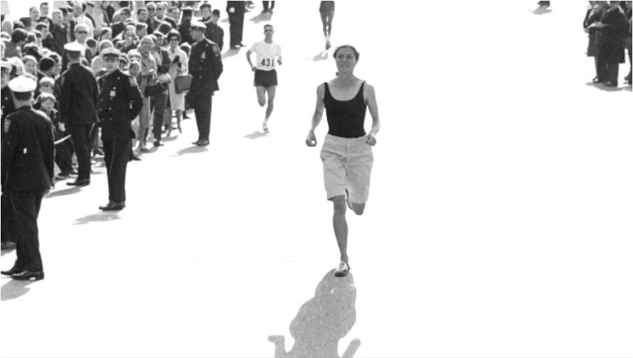“La maratona è vietata alle donne, rischiano l’infertilità”. Poi arrivò Roberta Gibb