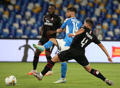 Mertens da applausi, “fa dei difensori del Milan i pali da slalom piantati nell’area di rigore” Mertens da applausi, “fa dei difensori del Milan i pali da slalom piantati nell’area di rigore”