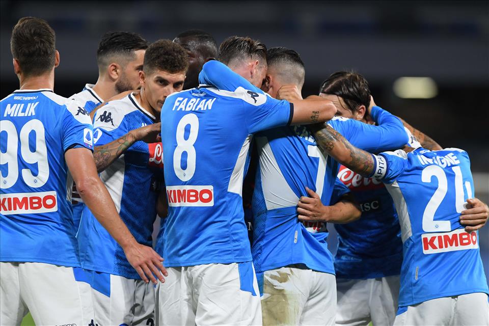 Napoli-Roma 2-1, pagelle / La superba prestazione di Insigne deve essere figlia di bastonate orgasmiche