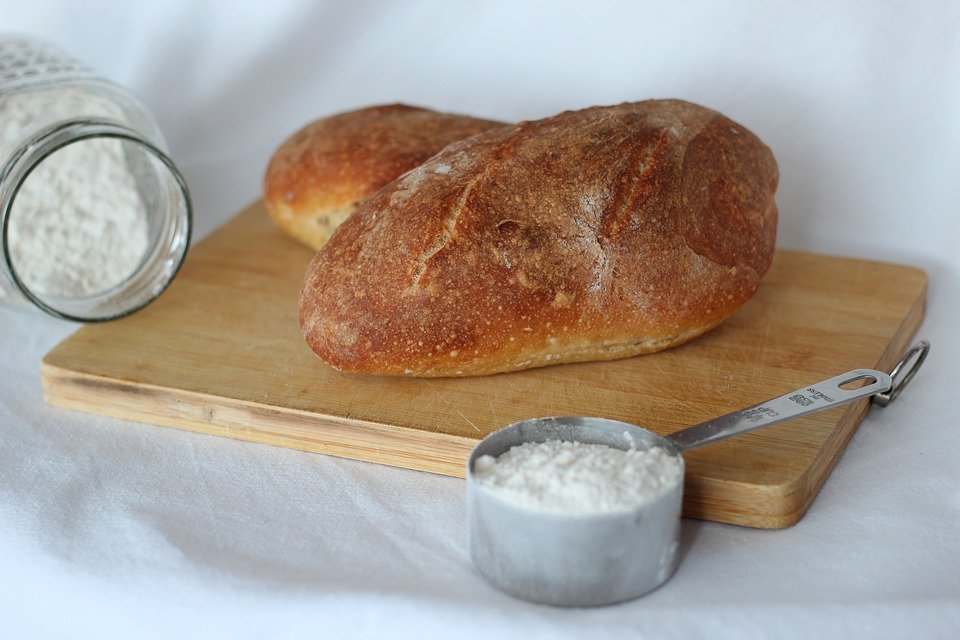 L’Economist contro la moda del pane fatto in casa: fa schifo, e il vostro tempo vale di più L’Economist contro la moda del pane fatto in casa: fa schifo, e il vostro tempo vale di più