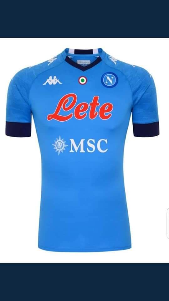 La scritta “Lete” in rosso sulla maglia fa impazzire i tifosi: social in rivolta La scritta “Lete” in rosso sulla maglia fa impazzire i tifosi: social in rivolta