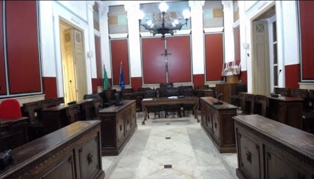 Quattro dipendenti positivi, il sindaco di Ercolano chiude il Comune Quattro dipendenti positivi, il sindaco di Ercolano chiude il Comune