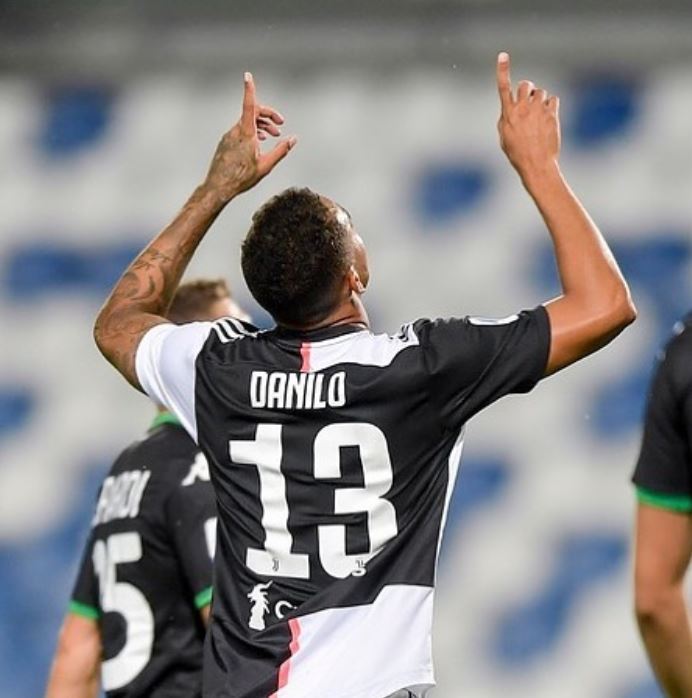 Danilo: “E’ stato un grande onore lavorare con Sarri, lo ringrazio per tutti gli insegnamenti” Danilo: “E’ stato un grande onore lavorare con Sarri, lo ringrazio per tutti gli insegnamenti”