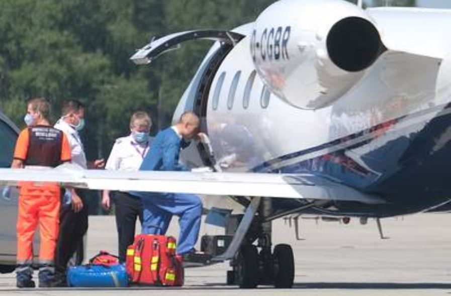 Ciclismo, Jakobsen torna in Olanda. Sale sull’aereo privato con le sue gambe Ciclismo, Jakobsen torna in Olanda. Sale sull’aereo privato con le sue gambe