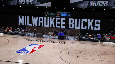 Nba, Milwaukee non gioca i play-off per protesta contro la polizia che ha sparato a Jacob Blake Nba, Milwaukee non gioca i play-off per protesta contro la polizia che ha sparato a Jacob Blake