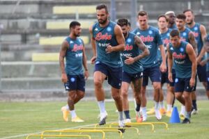 Napoli, tamponi negativi in prima squadra. Un positivo in Primavera item-thumbnail
