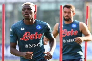 Osimhen tre gol in otto minuti