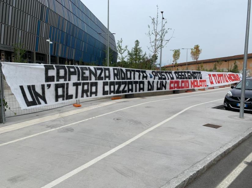 Atalanta, ultras contro i mille tifosi allo stadio: “Un’altra cazzata. O tutti o nessuno”