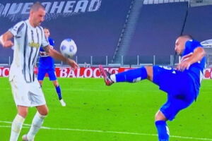 Gazzetta: per il nuovo corso di Rizzoli, il mani di Bonucci non è rigore. Vedremo in futuro item-thumbnail