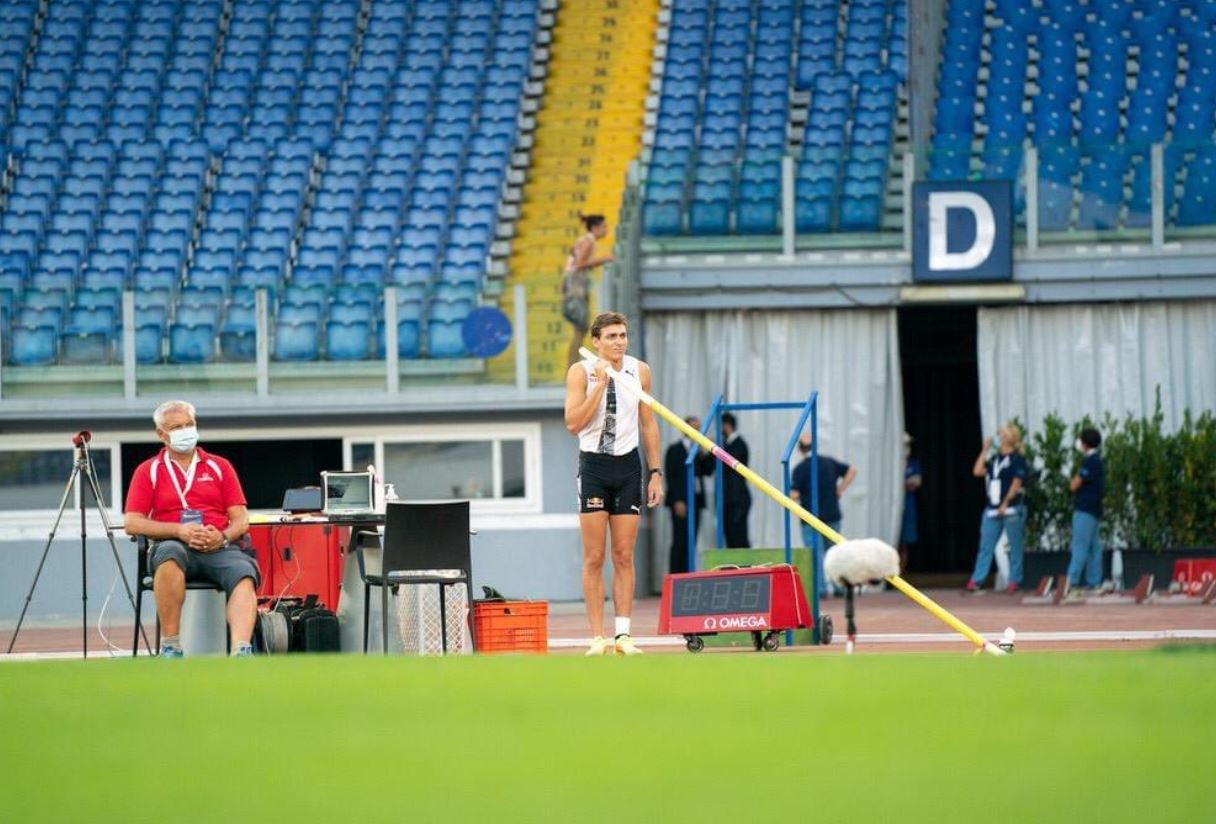 Atletica, Golden Gala: Duplantis batte il record del mondo di Bubka nel salto con l’asta (6,15) Atletica, Golden Gala: Duplantis batte il record del mondo di Bubka nel salto con l’asta (6,15)
