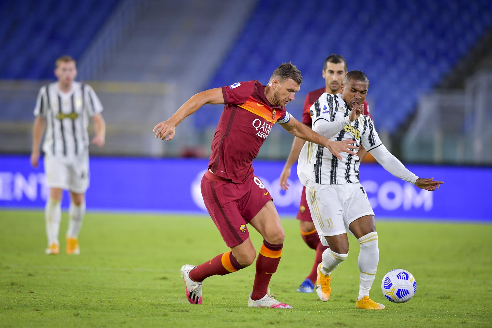 Roma, Fonseca vieta a Dzeko di allenarsi con la squadra