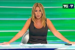 Gaia Tortora e il virus di De Laurentiis: «Non è prevista una sanzione per gli irresponsabili?» item-thumbnail