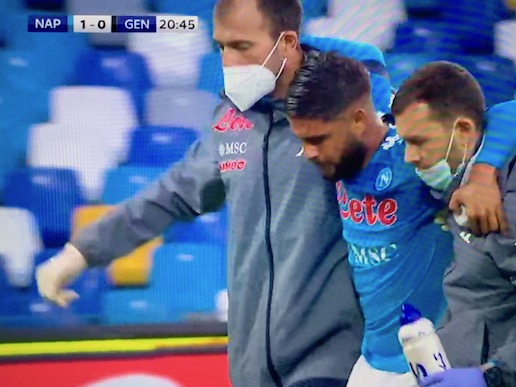 Napoli-Genoa, Insigne costretto ad uscire dal campo per infortunio