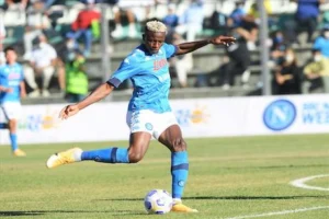 il Napoli vince 2-0 a Parma