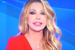 Paola Ferrari: «Smettiamo di considerare il corpo femminile come una scorciatoia per gli ascolti!» item-thumbnail