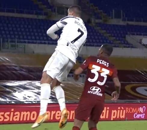 La Roma riesce a non battere la Juventus sul 2-1 e un uomo in più (finisce 2-2)