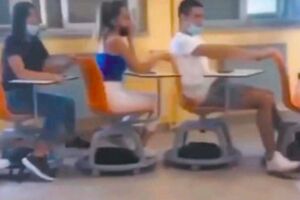 Libero: trenini e autoscontro con i “banchi rotanti” dell’Azzolina item-thumbnail
