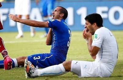 Suarez: «Il morso a Chiellini è stato una cazzata» Suarez: «Il morso a Chiellini è stato una cazzata»