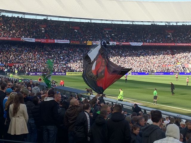 Un giocatore del Feyenoord lascia il calcio a 19 anni per diventare un medico