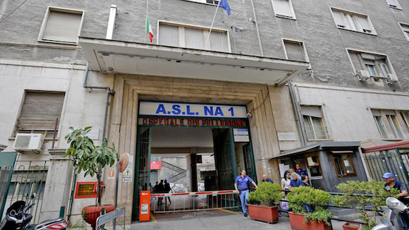 Mattino: l’Asl Napoli 1 vigila, ma fermerà il Napoli solo in presenza di altri positivi