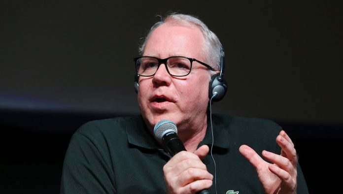 Bret Easton Ellis: “Non c’è alcuna differenza tra un agente di borsa a Wall Street e un assassino” Bret Easton Ellis: “Non c’è alcuna differenza tra un agente di borsa a Wall Street e un assassino”