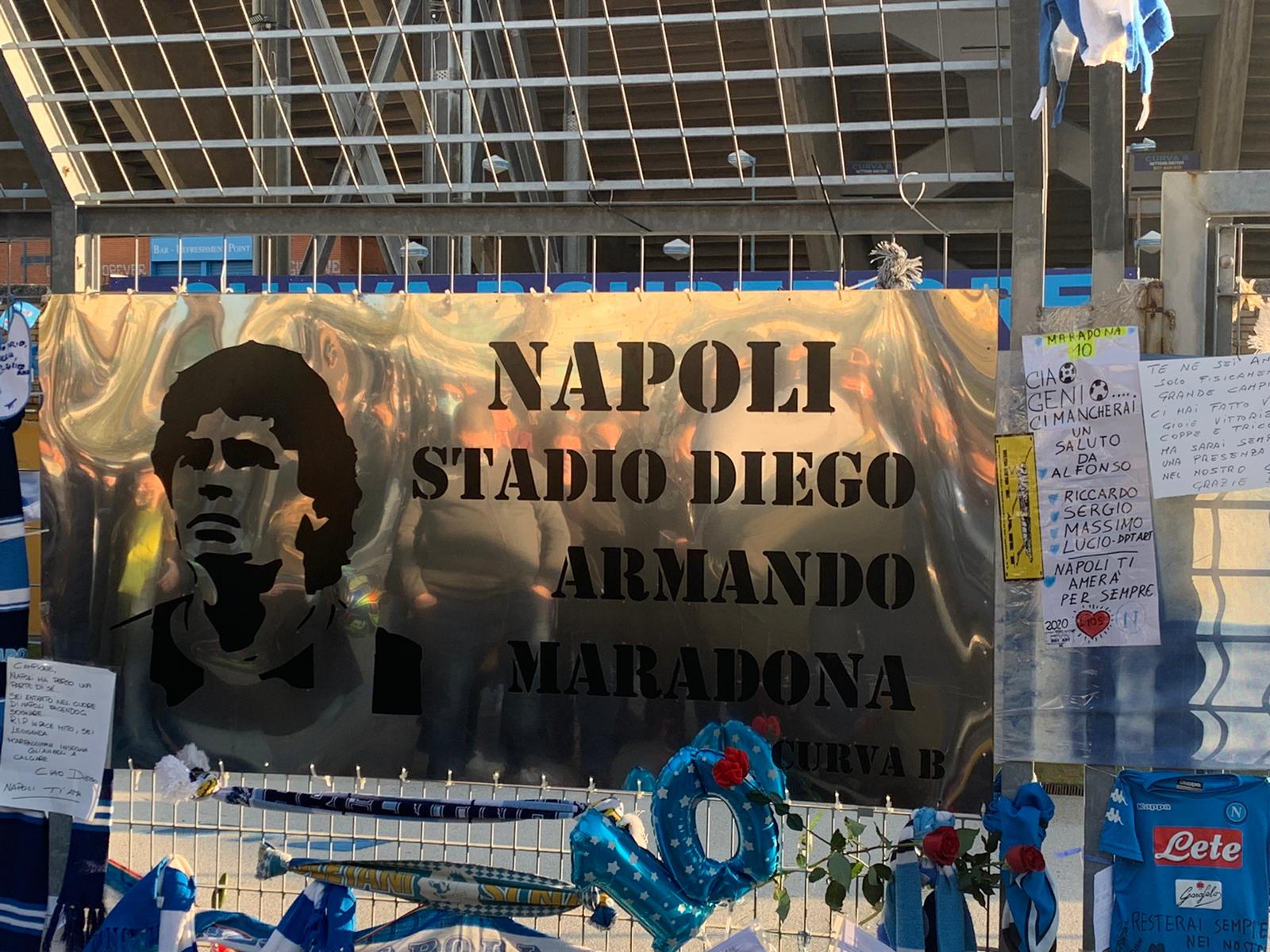De Magistris chiude la polemica sul nome: “Si chiamerà stadio Diego Armando Maradona”