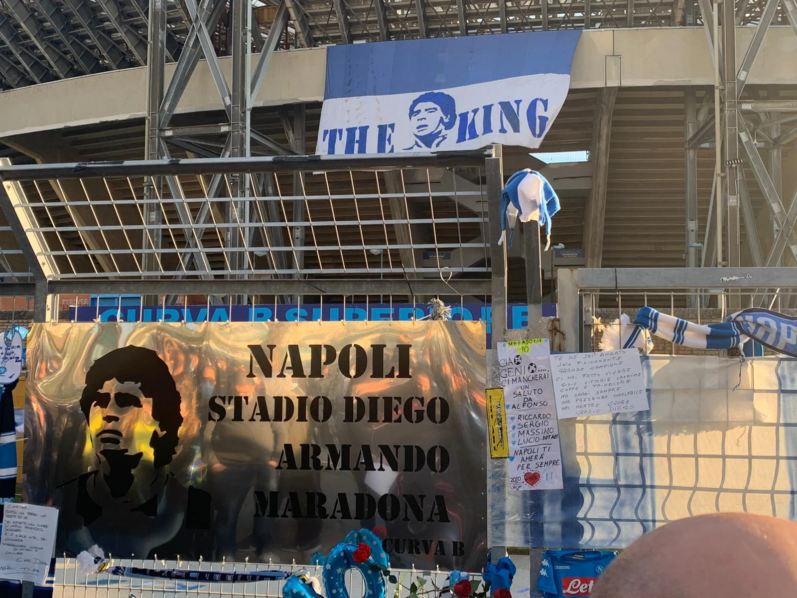 sacerdoti contro lo stadio Maradona