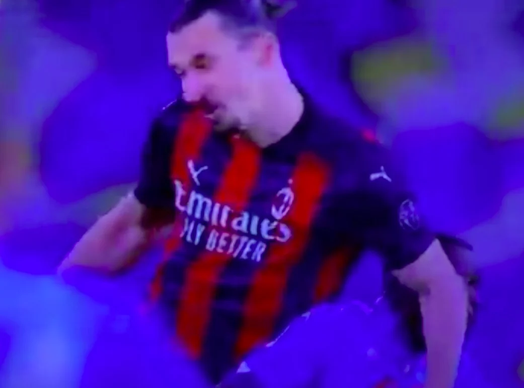 Gomitata di Ibrahimovic a Koulibaly