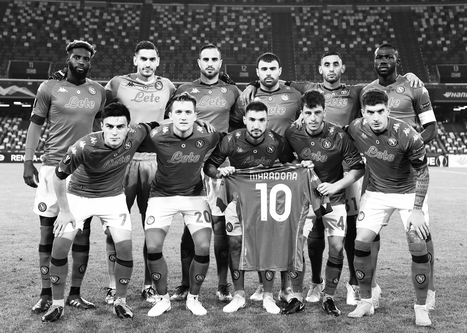 “Il Napoli batte il Rijeka nella prima notte che battezza l'”Arena Maradona” “Il Napoli batte il Rijeka nella prima notte che battezza l'”Arena Maradona”