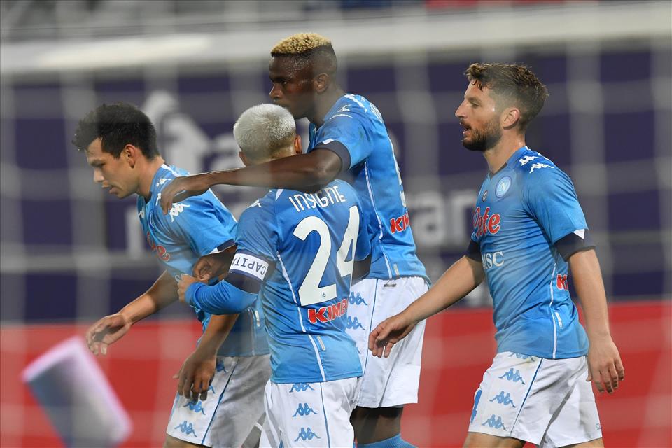 Bologna-Napoli 0-1, pagelle / Lozano è la gioia più grande, Mertens è l’incognita del Napoli