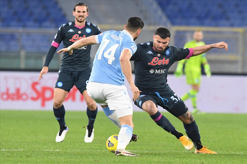 CorSport: Napoli, gioco piatto, possesso palla sterile, zero invenzioni e ancora meno palle gol CorSport: Napoli, gioco piatto, possesso palla sterile, zero invenzioni e ancora meno palle gol