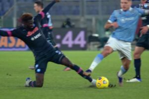 La moviola della Gazzetta: perché il Var non ha corretto Orsato? Il fallo di Immobile era da rosso item-thumbnail