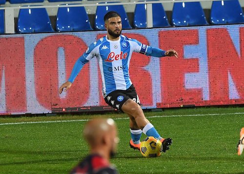Il Napoli non è la Juventus e a Crotone vince facilmente (4-0) Il Napoli non è la Juventus e a Crotone vince facilmente (4-0)