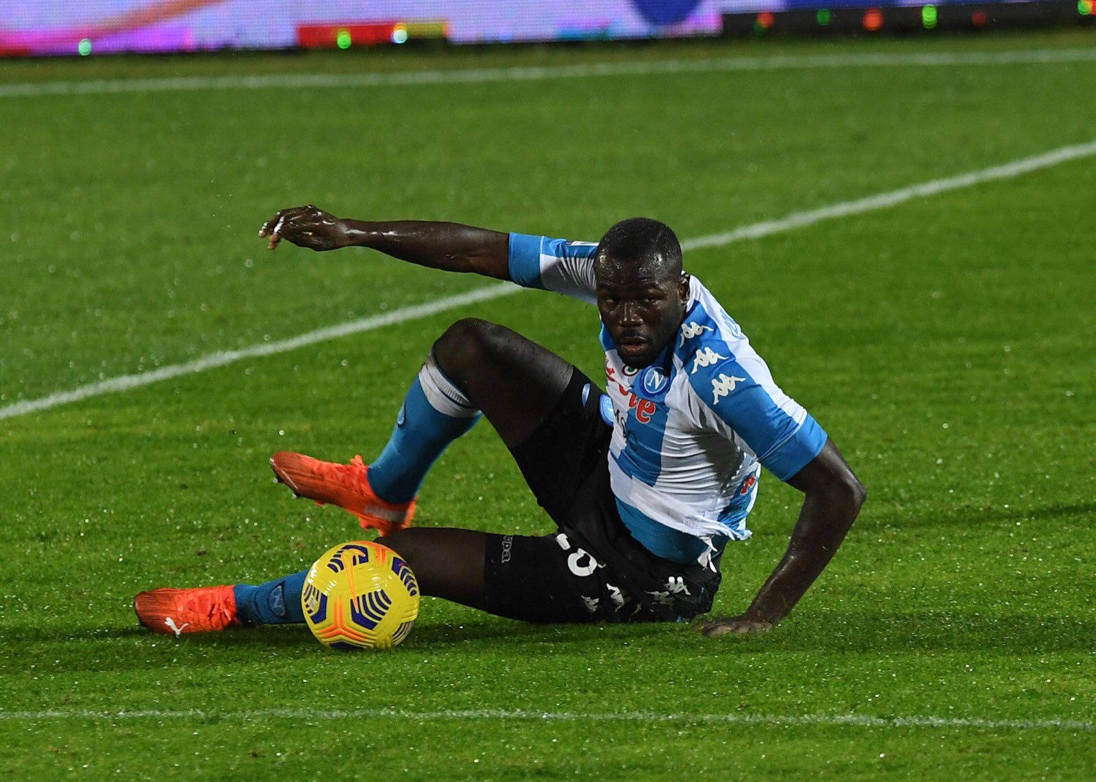 Con Koulibaly il Napoli tiene in campo per la terza volta un giocatore infortunato