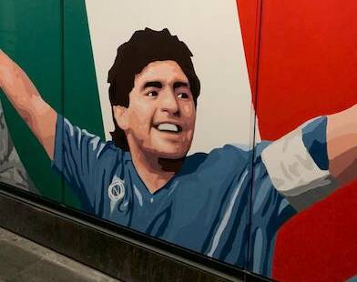 La mostra di murales sul Napoli (alla Cumana) si leggerà col Napolista La mostra di murales sul Napoli (alla Cumana) si leggerà col Napolista