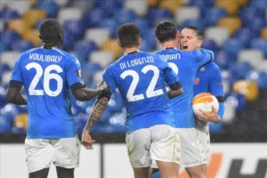 calciatori la smettano di festeggiare il gol abbracciandosi