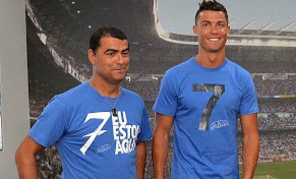 Il fratello di Cristiano Ronaldo indagato per truffa sulle magliette della Juventus