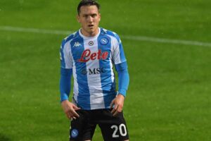 Il Napoli sta provando a giocare e a vincere con abiti diversi item-thumbnail