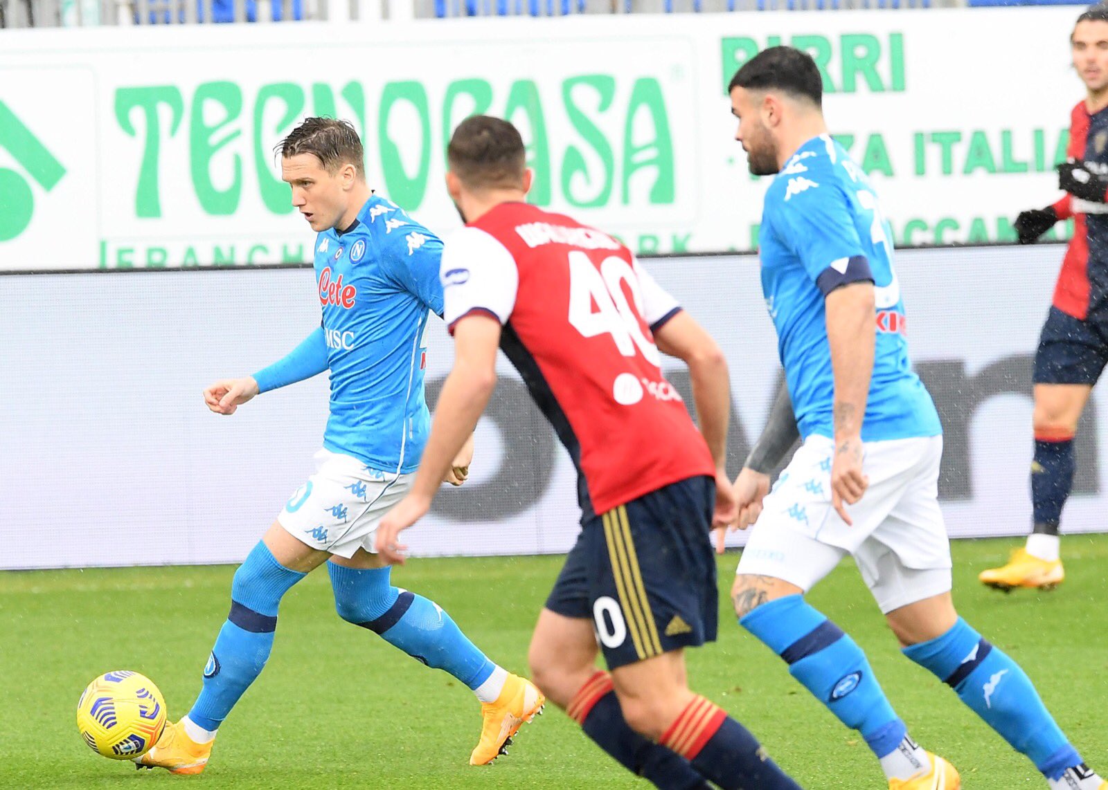 Il Giornale: basta nascondersi dietro falsi pudori, o si vaccinano i calciatori o non si gioca Il Giornale: basta nascondersi dietro falsi pudori, o si vaccinano i calciatori o non si gioca