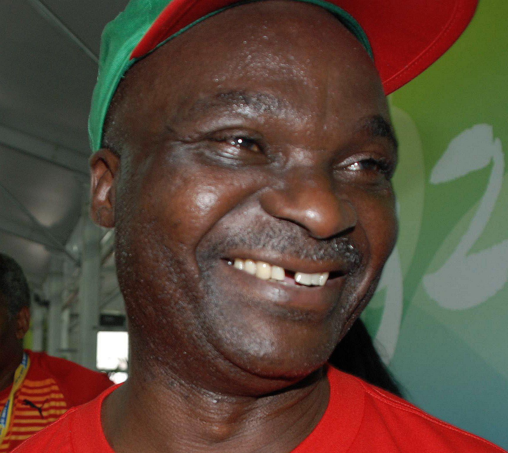 Quella volta che Roger Milla provocò la crisi epilettica di Ronaldo con un rito “da stregone” Quella volta che Roger Milla provocò la crisi epilettica di Ronaldo con un rito “da stregone”