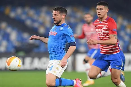 Mertens, infortunio alla spalla in Nazionale