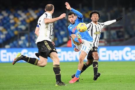 Gazzetta: Napoli-Juve, i sudamericani rientrano venerdì, Allegri dovrà decidere quali convocare e schierare