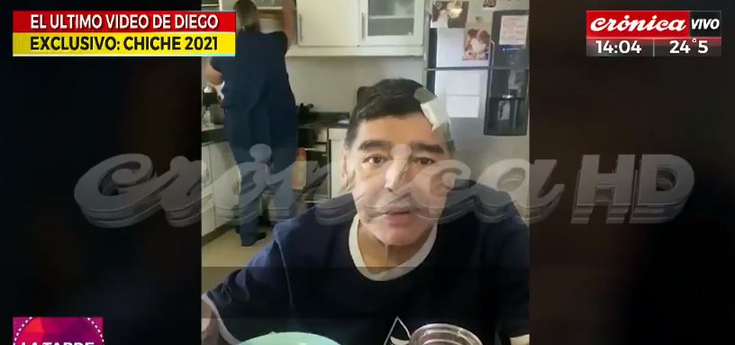 Spunta un video di Maradona dopo l’operazione: «Sono ammaccato, ma va bene»