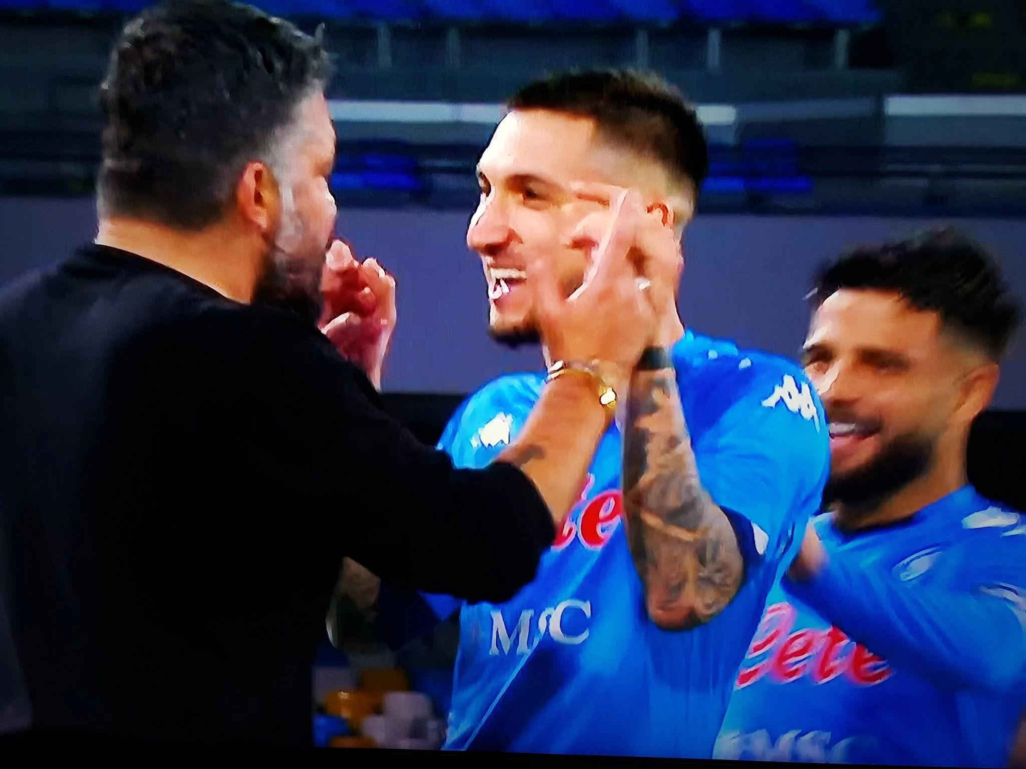il maxi abbraccio
