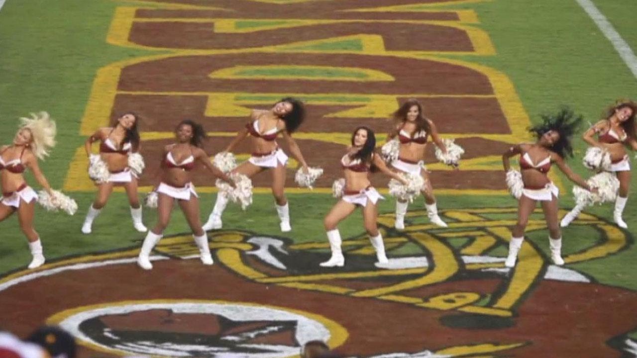 Addio cheerleader, l’NFL le sostituirà con gruppi di ballo con uomini e donne Addio cheerleader, l’NFL le sostituirà con gruppi di ballo con uomini e donne