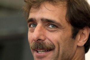 Adriano Giannini: «Con papà ci siamo incrociati sul set due volte, fingevamo di non conoscerci» item-thumbnail