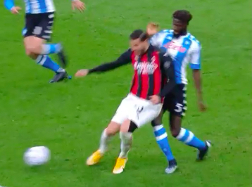 La moviola del Corsport: il tocco di Bakayoko c’è, ma per Pasqua non è rigore La moviola del Corsport: il tocco di Bakayoko c’è, ma per Pasqua non è rigore